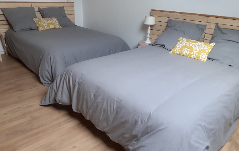 Location de vacances - Gîte à Chastreix - CHAMBRE FAMILIALE