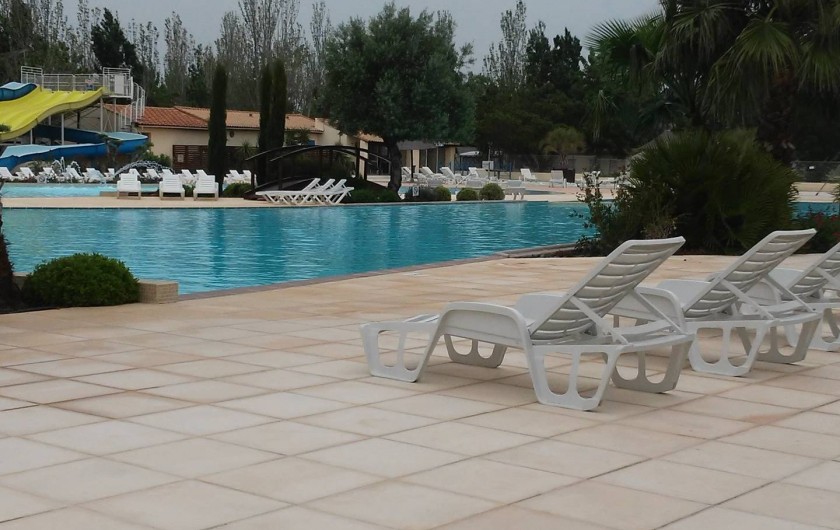 Location de vacances - Camping à Vias - piscine