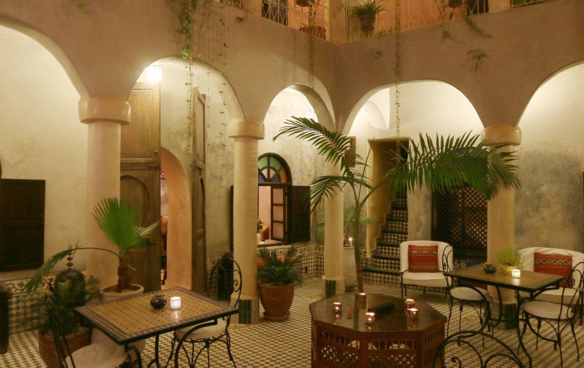 Location de vacances - Riad à Marrakech - Courtyard at night
