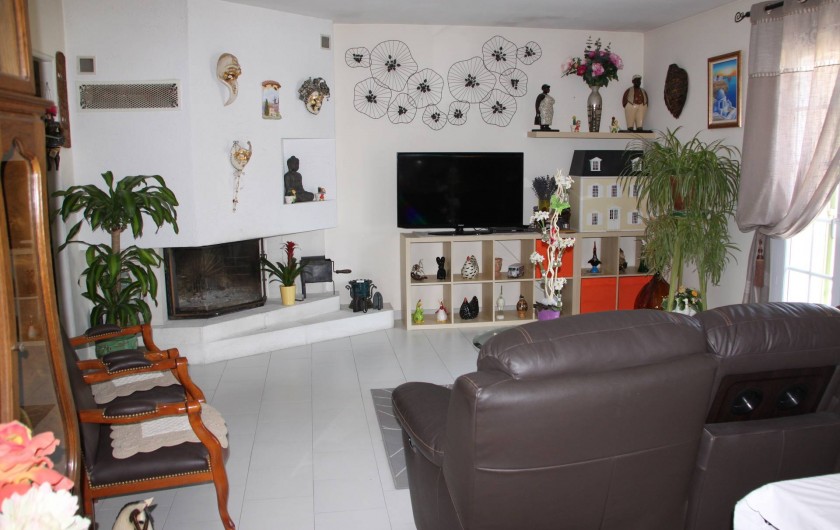Location de vacances - Villa à Monteux - SALON 1 canapé 3 places 2 grands fauteuils table basse