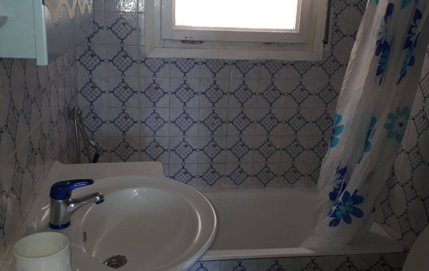 Location de vacances - Villa à Lloret de Mar - salle de bain + wc