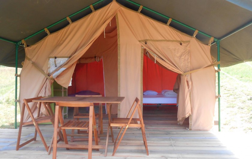 Location de vacances - Insolite à Labarre - Une des 6 tentes