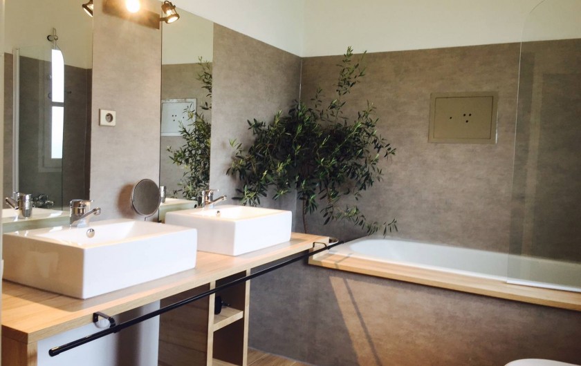 Location de vacances - Villa à Sauvelade - Salle de bain   " Voyez grand "