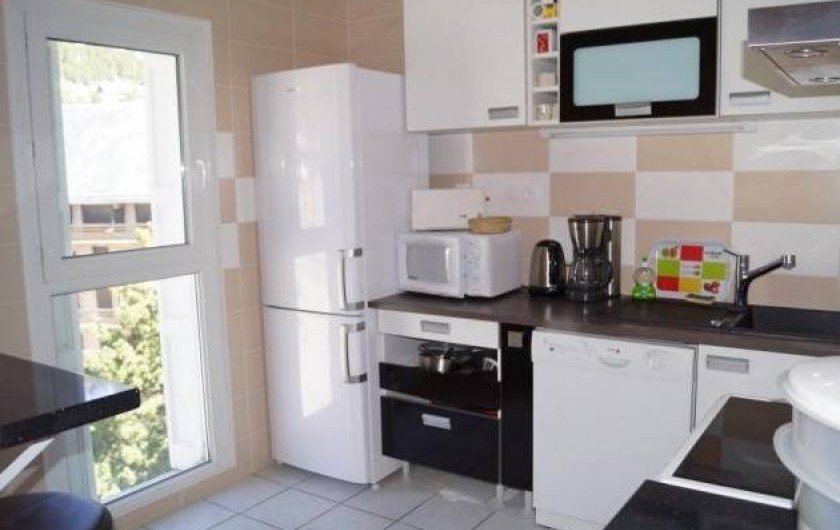 Location de vacances - Appartement à Les Angles - Cuisine bien équipée
