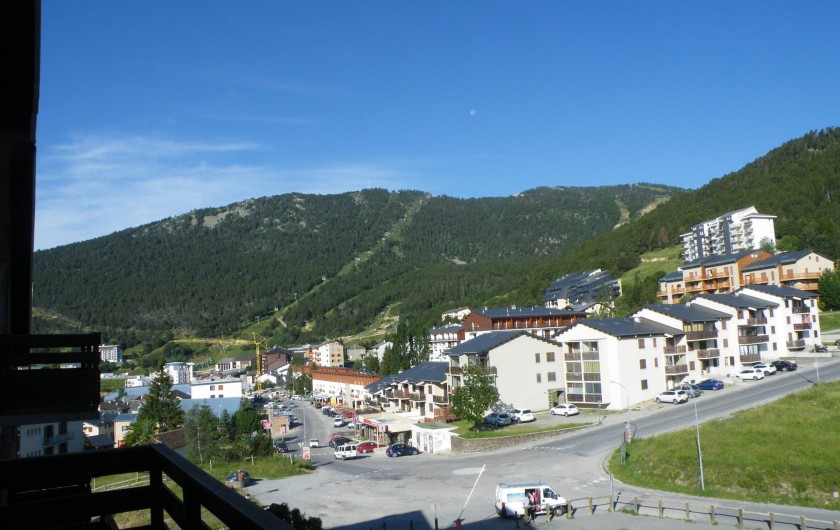 Location de vacances - Appartement à Les Angles - Vue sur le village