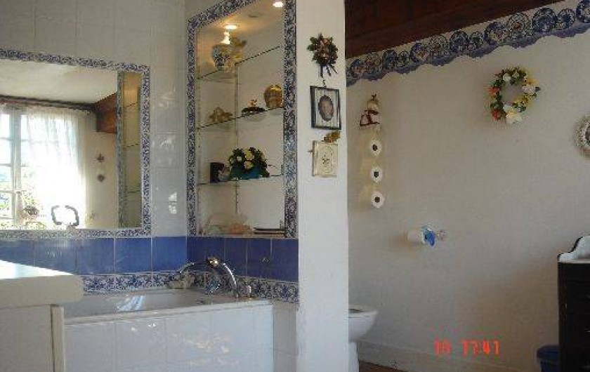Location de vacances - Château - Manoir à Le Mesnil-sur-Blangy - Salle de bain de la chambre 1