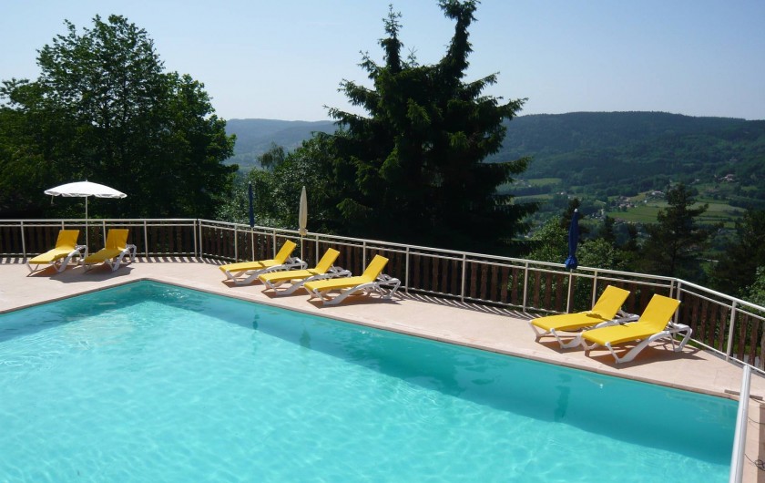 Location de vacances - Chalet à Le Tholy - La piscine partagée