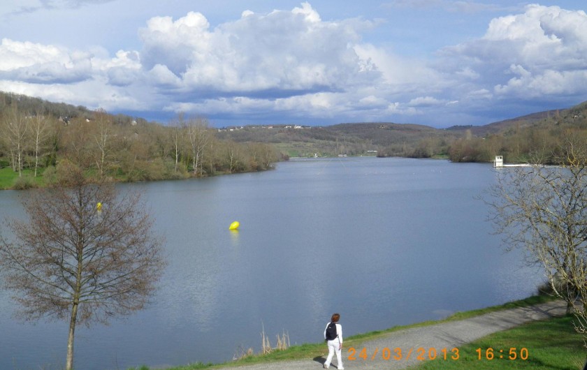 Location de vacances - Villa à Chasteaux - Plan d'eau du Causses
