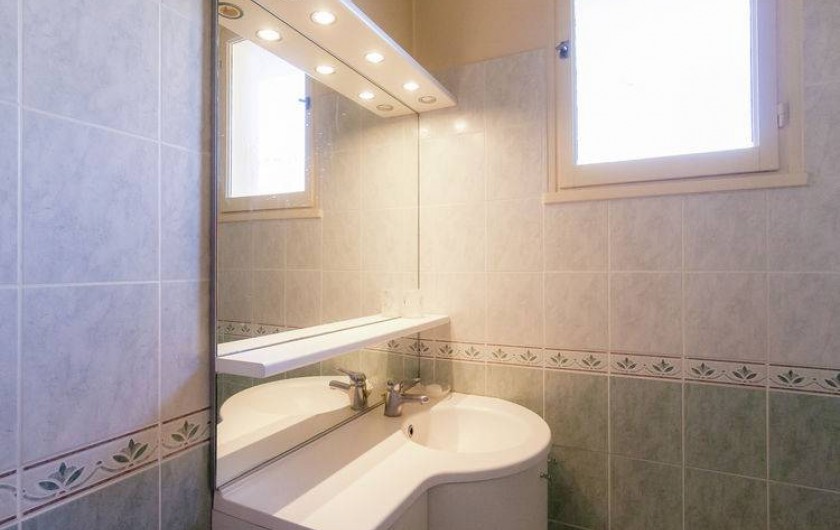 Location de vacances - Villa à Chasteaux - Salle de bain