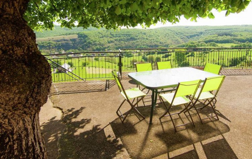 Location de vacances - Villa à Chasteaux - Terrasse