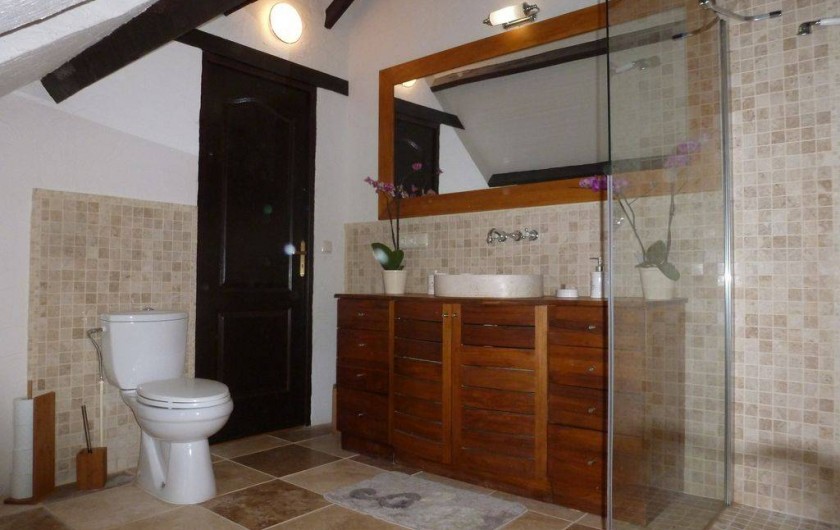 Location de vacances - Villa à Auriac-du-Périgord - SALLE DE BAIN EN SUITE