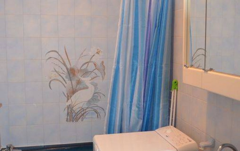 Location de vacances - Appartement à Cabourg - salle de bain  avec baignoire