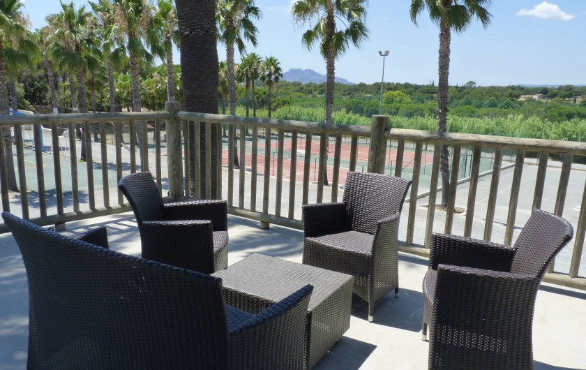 Location de vacances - Camping à Fréjus - Point de vue terrasse La Palmeraie