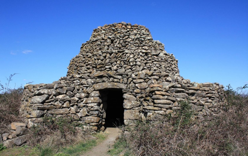 Location de vacances - Roulotte à Aniane - capitelle dans la garrigue