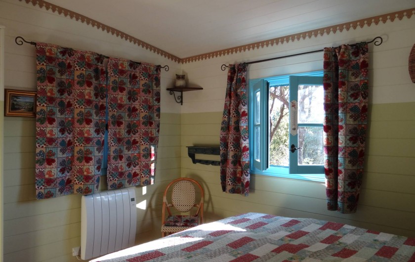 Location de vacances - Roulotte à Aniane - chambre Alégria