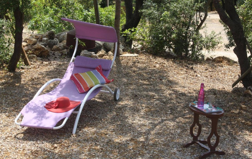 Location de vacances - Roulotte à Aniane - cour côté ouest