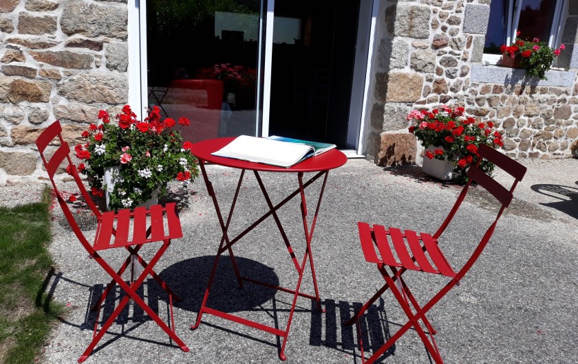 Location de vacances - Gîte à Brélès - Pour le petit café ...ou un peu de lecture...