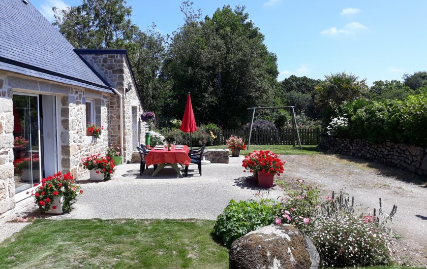 Location de vacances - Gîte à Brélès - La  maison dans son environnement.
