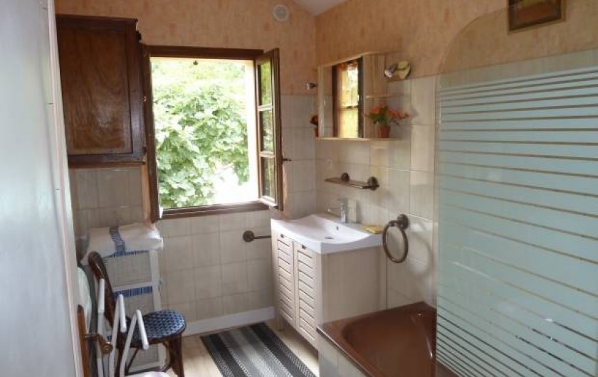 Location de vacances - Gîte à Terrasson-Lavilledieu - SALLE  DE BAIN