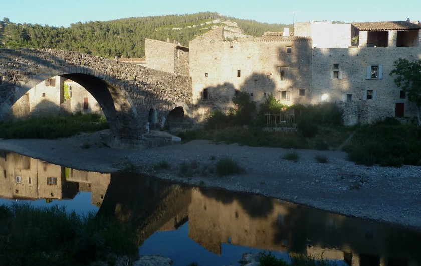 Location de vacances - Appartement à Lagrasse - Au bord de la rivière à l’arrière de la maison