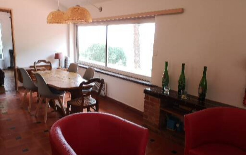 Location de vacances - Appartement à Gassin - Le double séjour avec son espace salle à manger