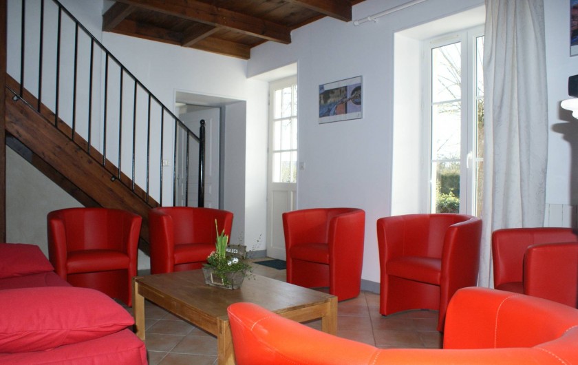 Location de vacances - Gîte à Surgères - Salon télé avec canapé-lit BZ grand confort (160x200cm)