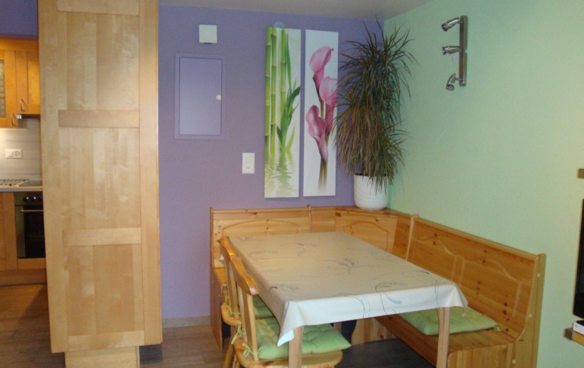 Location de vacances - Appartement à Les Breuleux - coin à manger