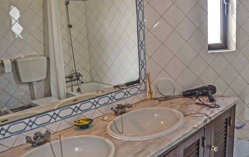 Location de vacances - Villa à Sesmarias - Vue d'une des salles de bain