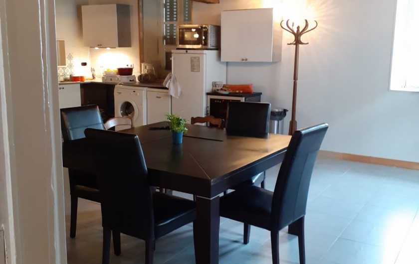 Location de vacances - Appartement à Roussillon-en-Morvan - Salle à manger, cuisine