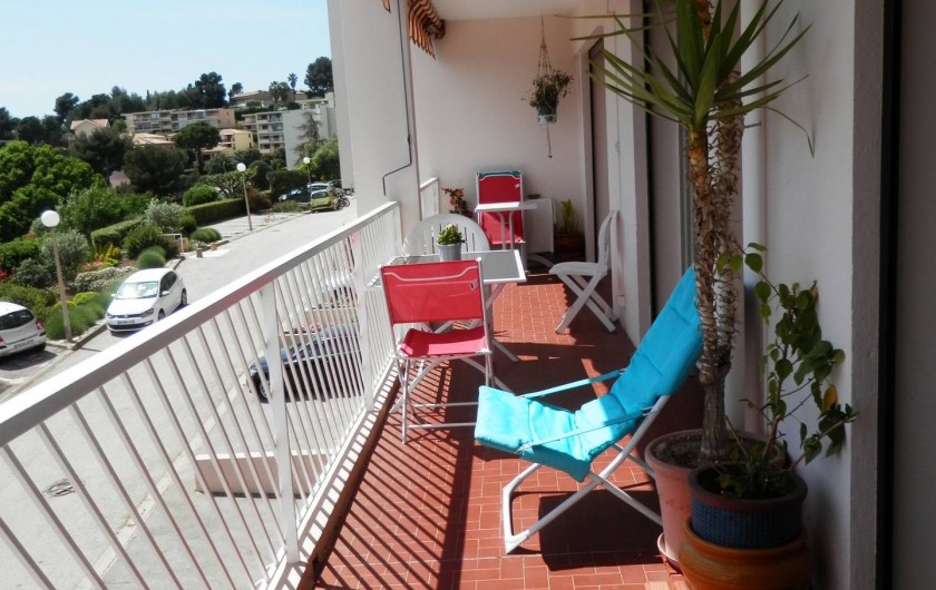 Location de vacances - Appartement à Bandol - 2eme partie du balcon appartement  N1