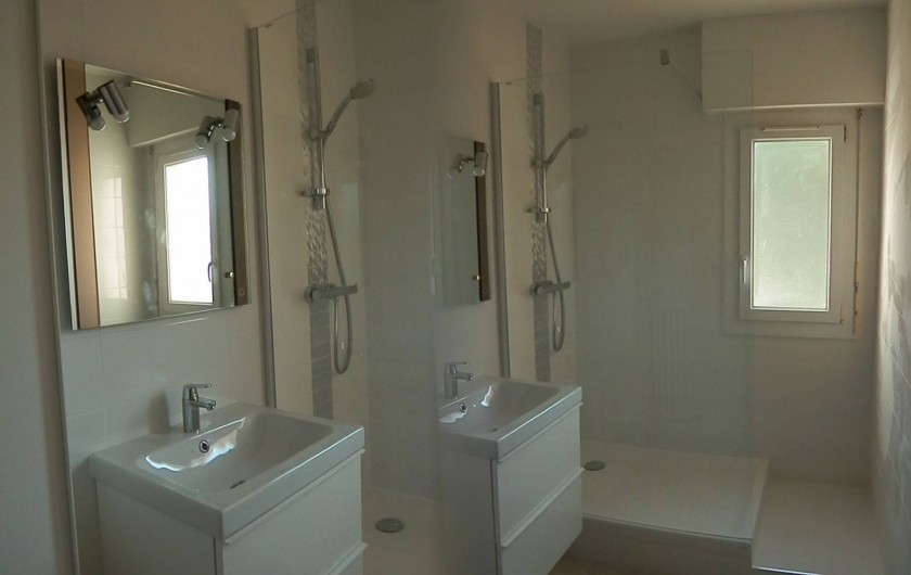 Location de vacances - Appartement à Bandol - Salle de douche appartement N1