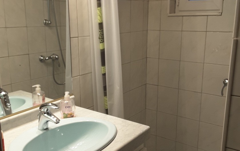 Location de vacances - Gîte à Bussang - Petit Appartement - Salle de douche