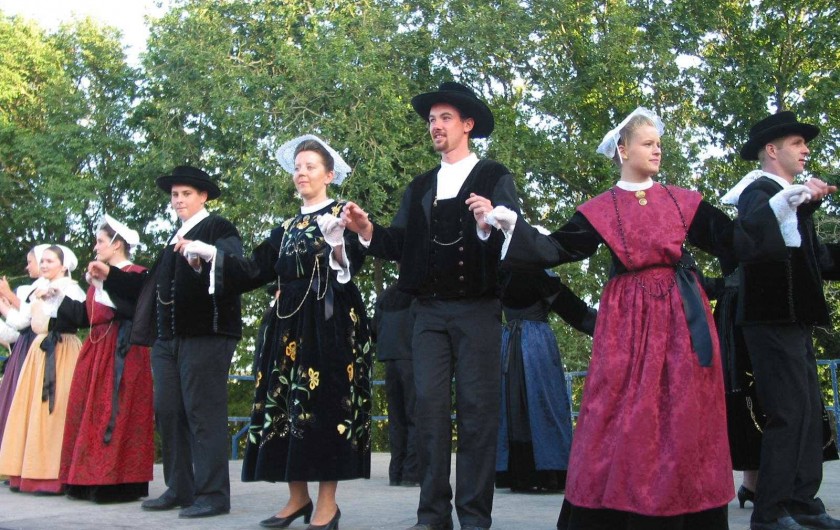 Location de vacances - Gîte à Clohars-Carnoët - Groupe folklorique