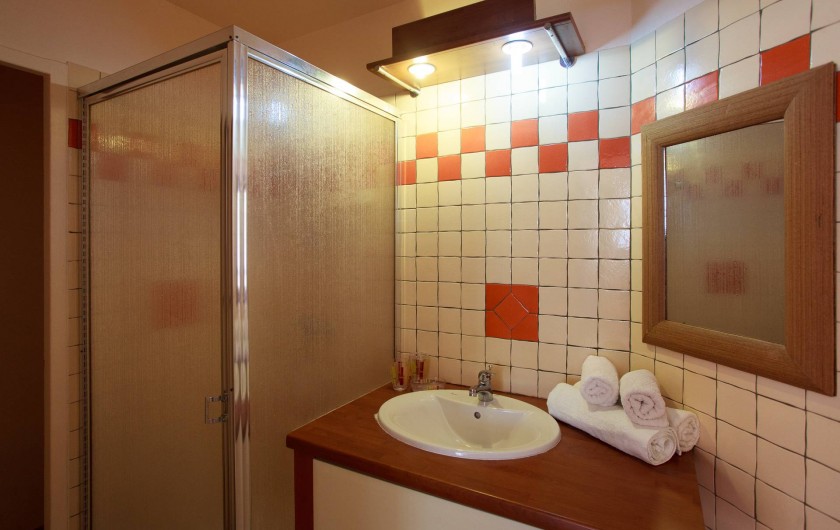 Location de vacances - Appartement à Le Diamant - salle d'eau - appartement