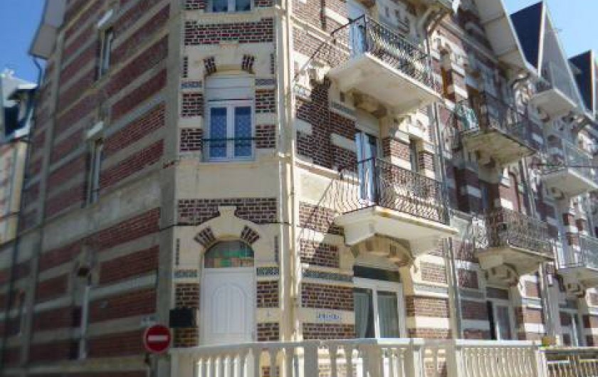 Location de vacances - Studio à Berck - Le Mistral : immeuble de style berckois à moins de 20m de la plage