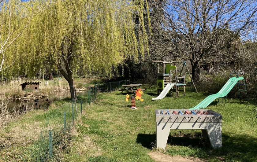Location de vacances - Chalet à Saissac - aire de jeux arborée