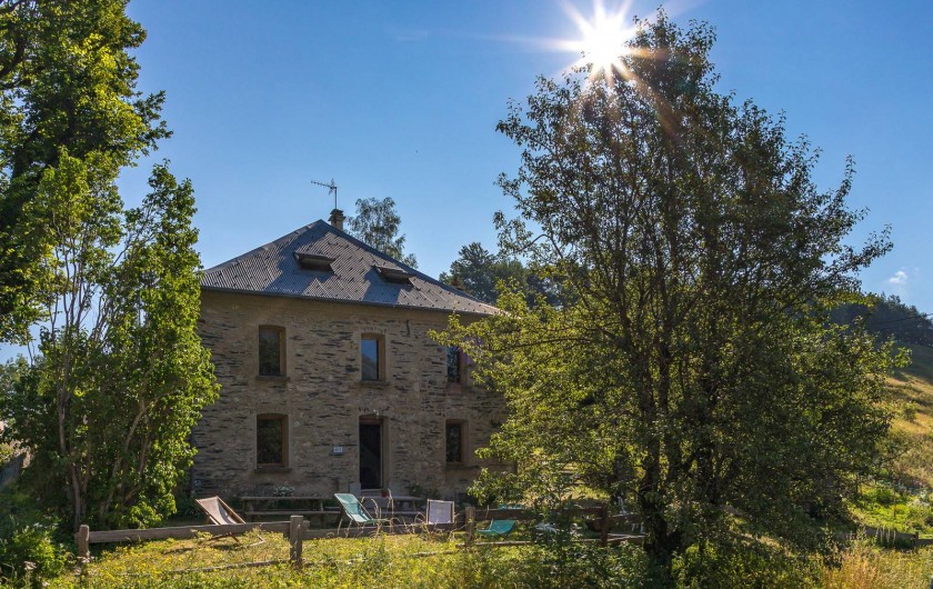 Location de vacances - Gîte à Ornon - Le Gîte et sa terrasse