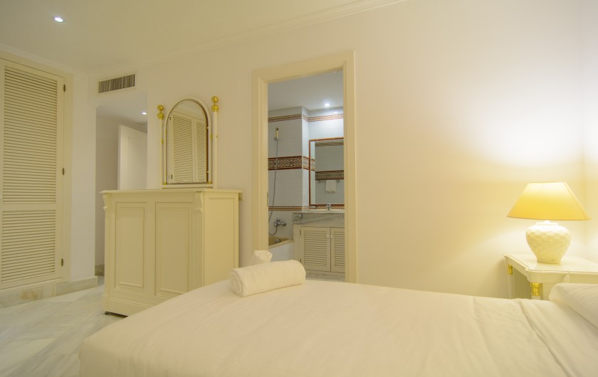 Location de vacances - Appartement à Marbella - Chambre d'amis avec salle de bain attenante