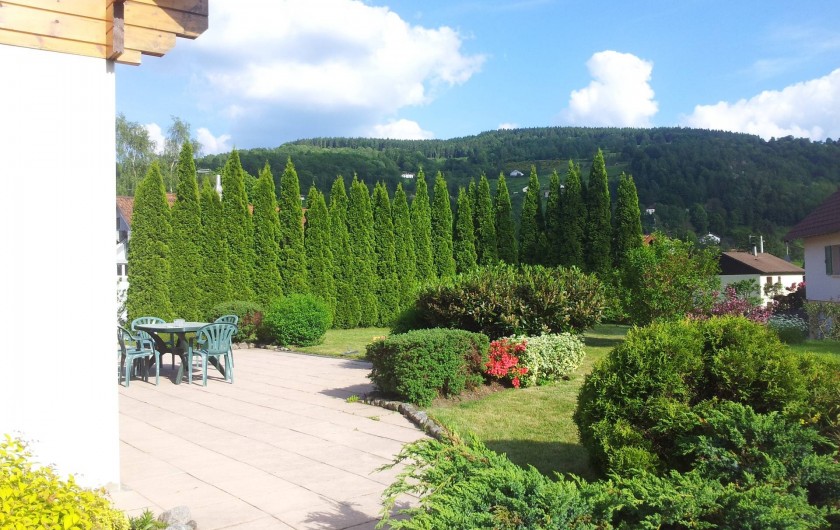 Location de vacances - Chalet à Le Menil - Terrasse côté sud