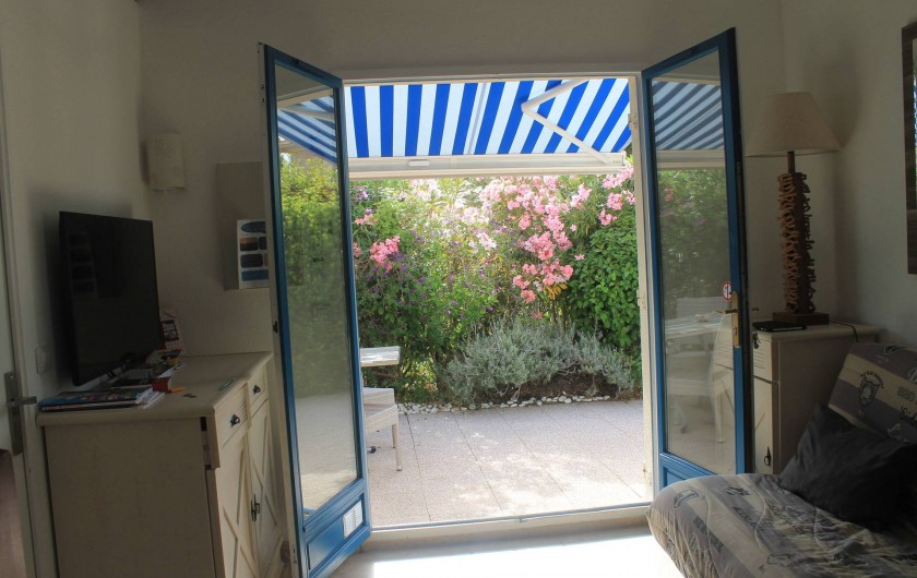 Location de vacances - Maison - Villa à Le Lavandou - vue sur terrasse