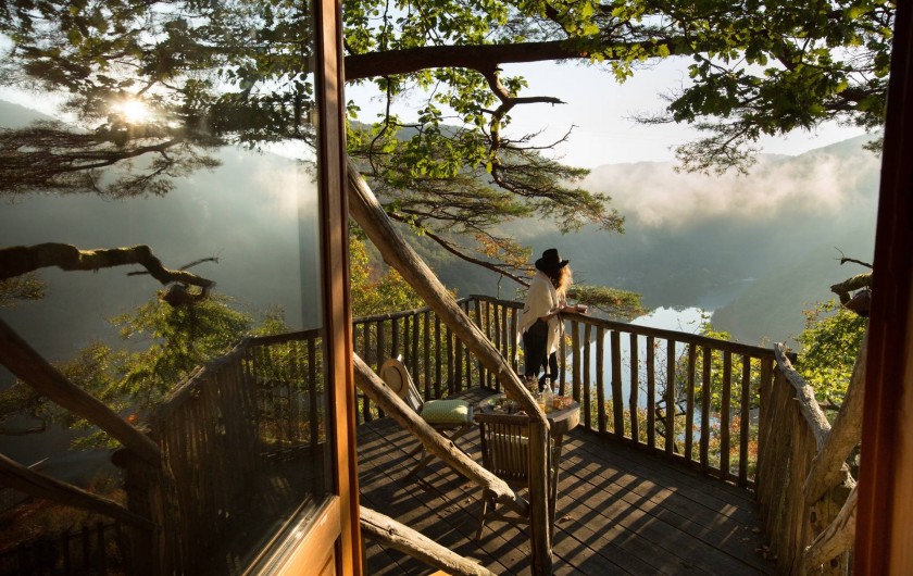 Location de vacances - Chambre d'hôtes à Saint-Martial-Entraygues - Terrasse de la cabane "Pin en Vert"