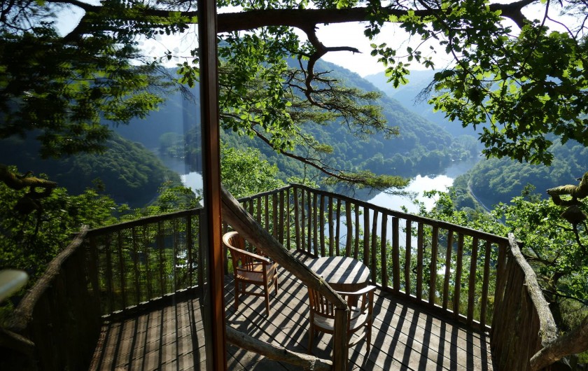 Location de vacances - Chambre d'hôtes à Saint-Martial-Entraygues - Terrasse  de la cabane "Pin en Vert"