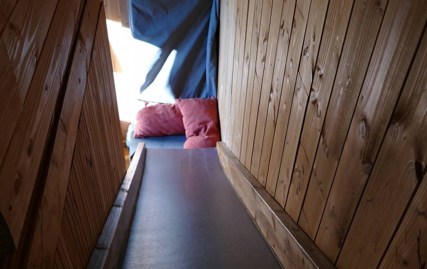 Location de vacances - Chambre d'hôtes à Saint-Martial-Entraygues - Toboggan dans la cabane "Des Chesnaies"