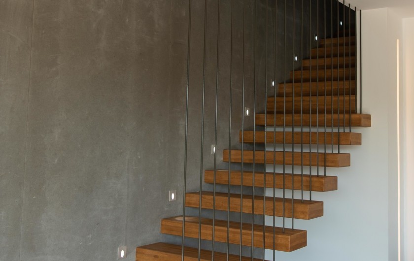 Location de vacances - Villa à Callian - Escalier