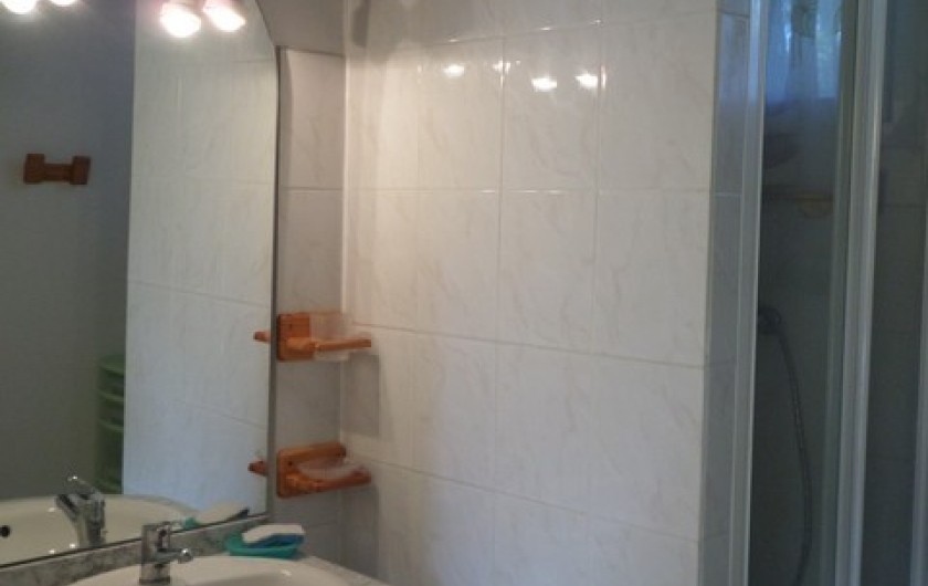 Location de vacances - Gîte à Lablachère - salle d'eau