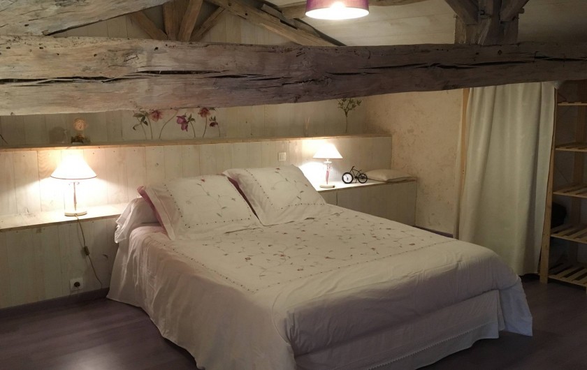 Location de vacances - Gîte à Xaintray - Chambre étage - lit 160/200