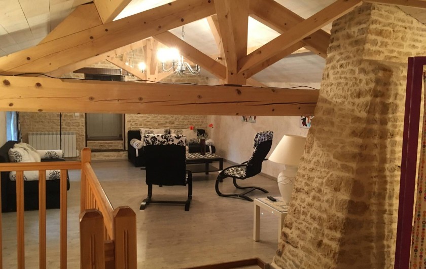 Location de vacances - Gîte à Xaintray - Grand salon, deux canapés lits (140)