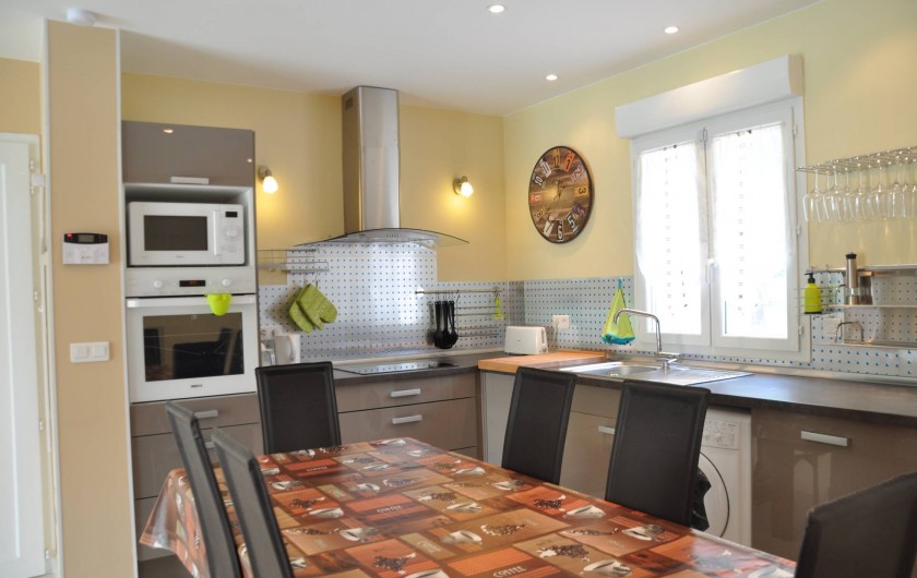 Location de vacances - Villa à Sainte-Lucie de Porto-Vecchio - CUISINE ENTIEREMENT AMENAGEE