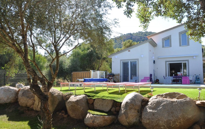 Location de vacances - Villa à Sainte-Lucie de Porto-Vecchio - VILLA AVEC PISCINE ET JARDIN