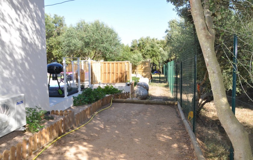 Location de vacances - Villa à Sainte-Lucie de Porto-Vecchio - TERRAIN DE BOULES AVEC BOULES A DISPOSITION